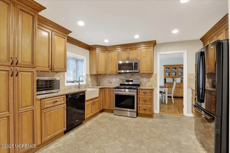 3 Amanda Court, East Brunswick, NJ 08816, East Brunswick, New Jersey, United States. - Photo 48