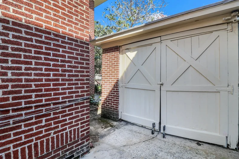 210 E 48th Street, Savannah, Georgia, United States. - Photo 11