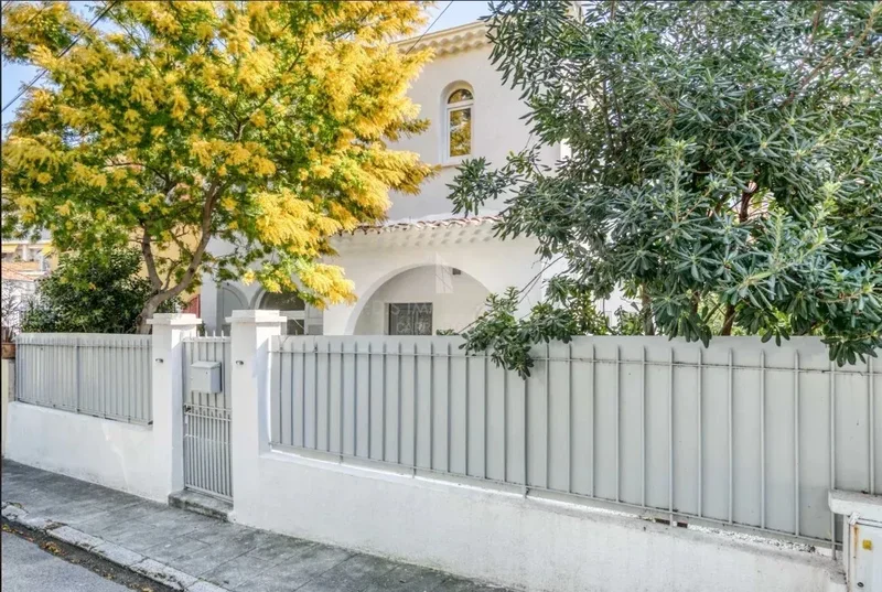 NICE HOUSE NEAR PROMENADE AND CENTER
