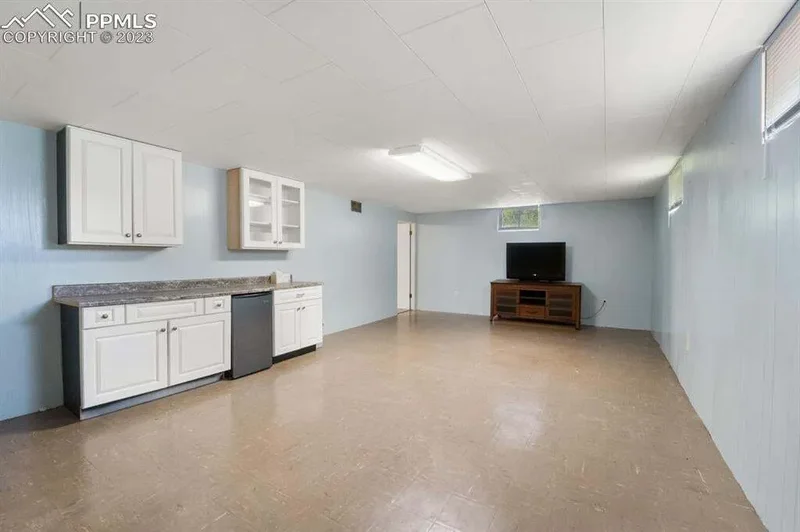 2606 Summit Drive, Colorado Springs, CO 80909, Colorado Springs, Colorado, United States. - Photo 24