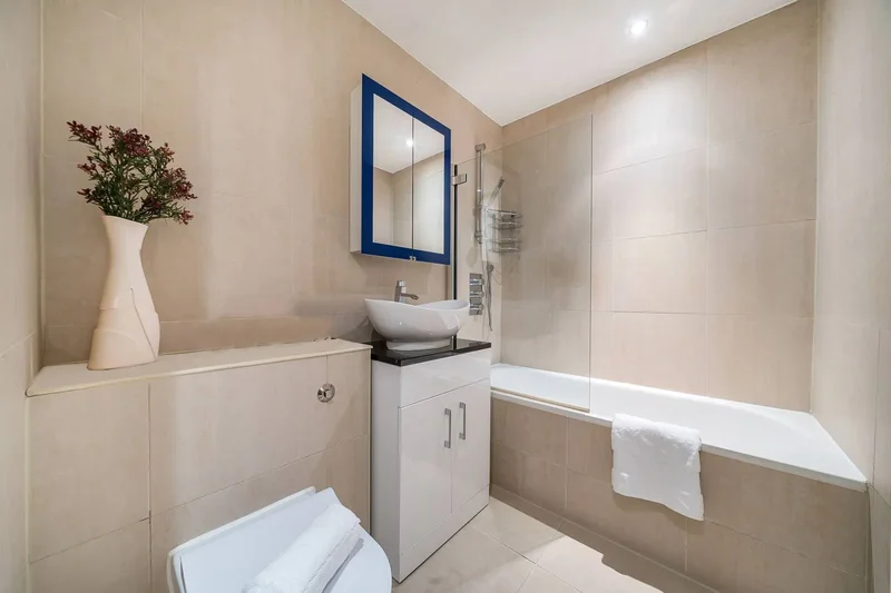 Flat 11, South London, London, England, United Kingdom. - Photo 12