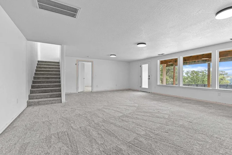 1401 7th Avenue , Gold Hill, OR 97525, Gold Hill, Oregon, United States. - Photo 28