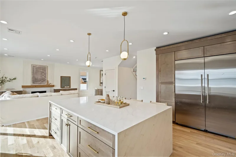 81 Bayview Avenue, Massapequa, New York, United States. - Photo 20