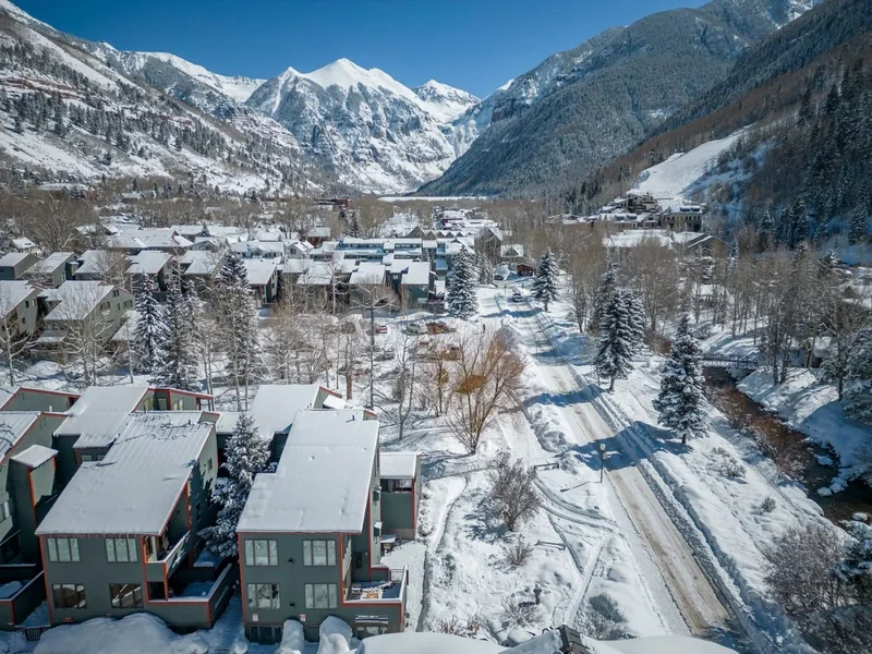 Elevated Mountain Living In Historic Downtown Telluride