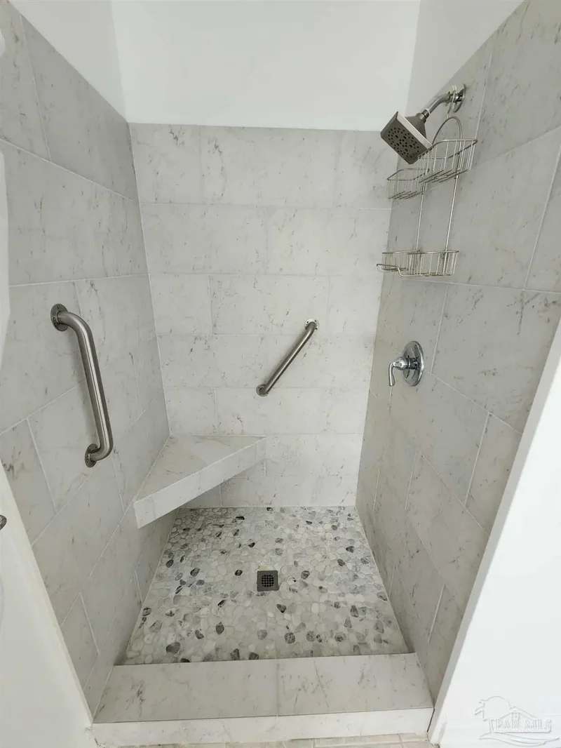 5450 N Shore Rd, Pensacola, FL 32507, Pensacola, Florida, United States. - Photo 4
