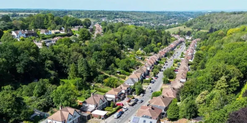 Hillbury Road, Warlingham, England, United Kingdom. - Photo 28