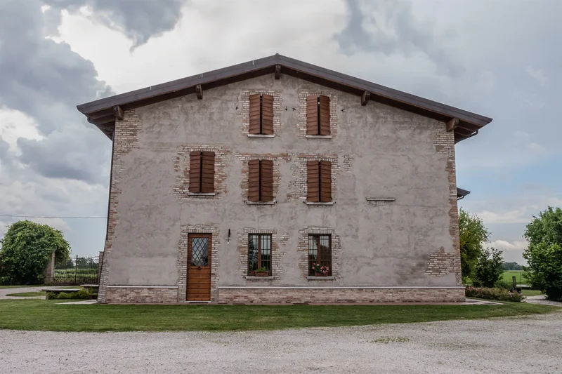 Via Garzara, Lombardy, Italy. - Photo 15