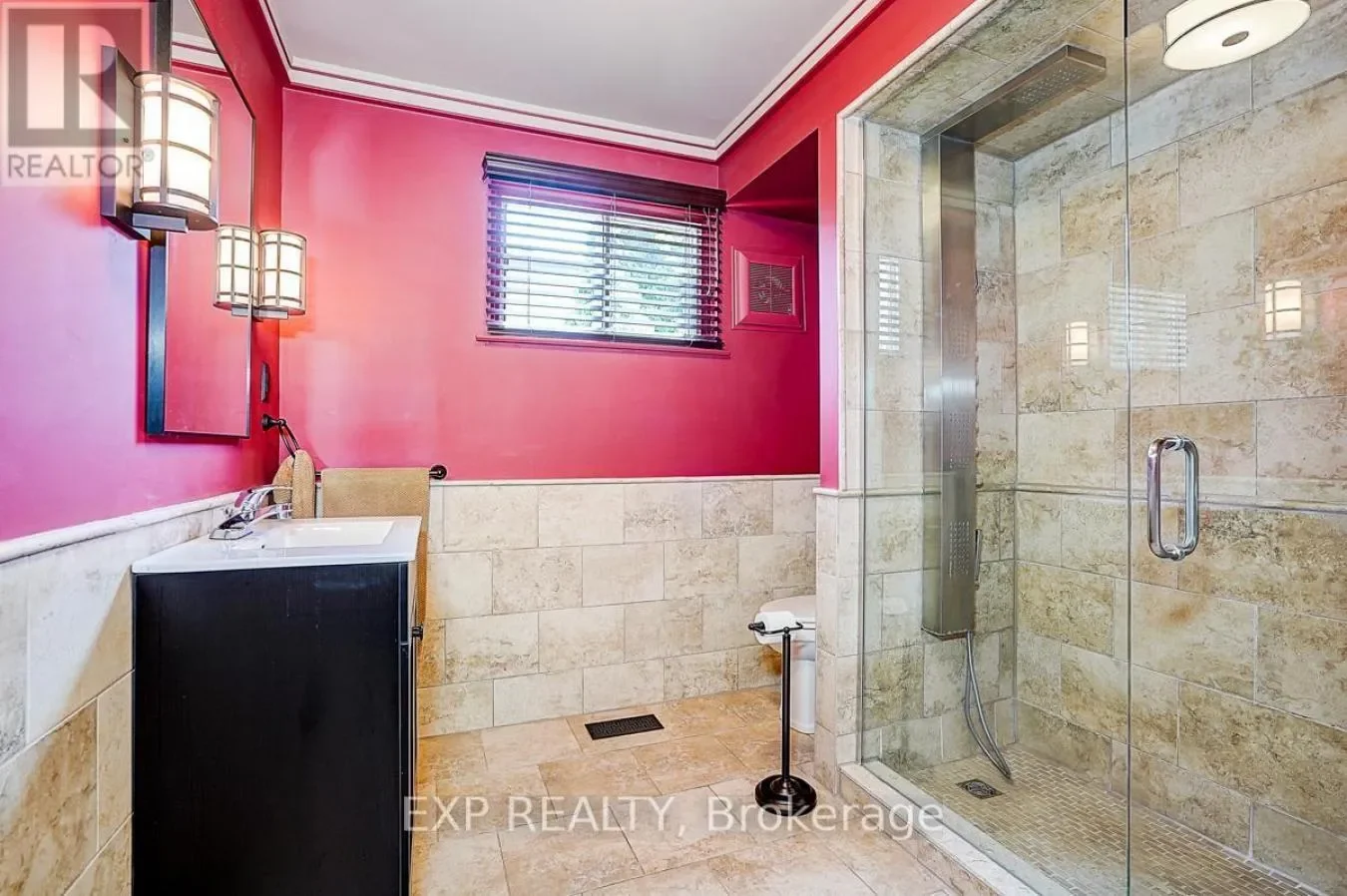 62 KEMPSELL CRESCENT, Toronto, Ontario, Canada. - Photo 3