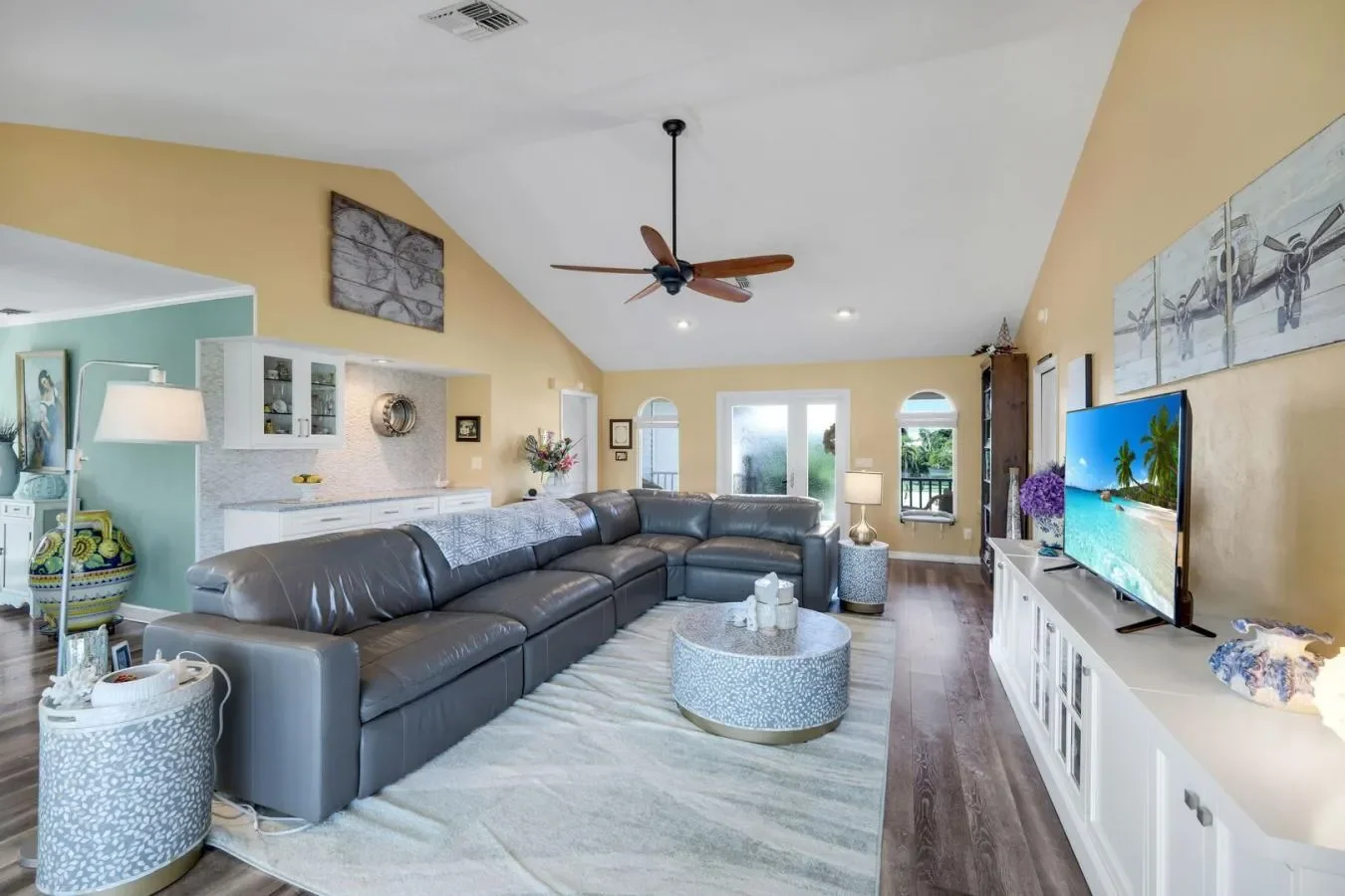 1417 Causey Court, Sanibel, Florida, United States. - Photo 2
