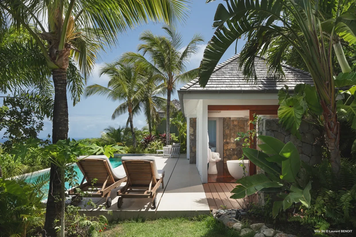 Exterior photo 8