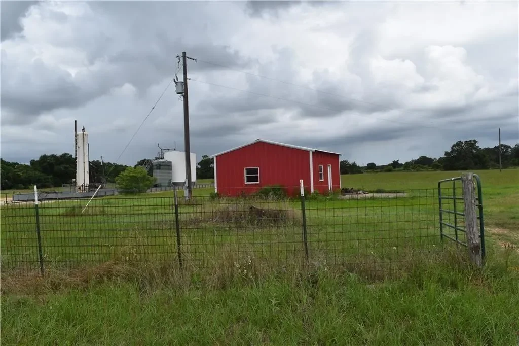 1409 Antioch RD, Paige, Texas, United States. - Photo 7