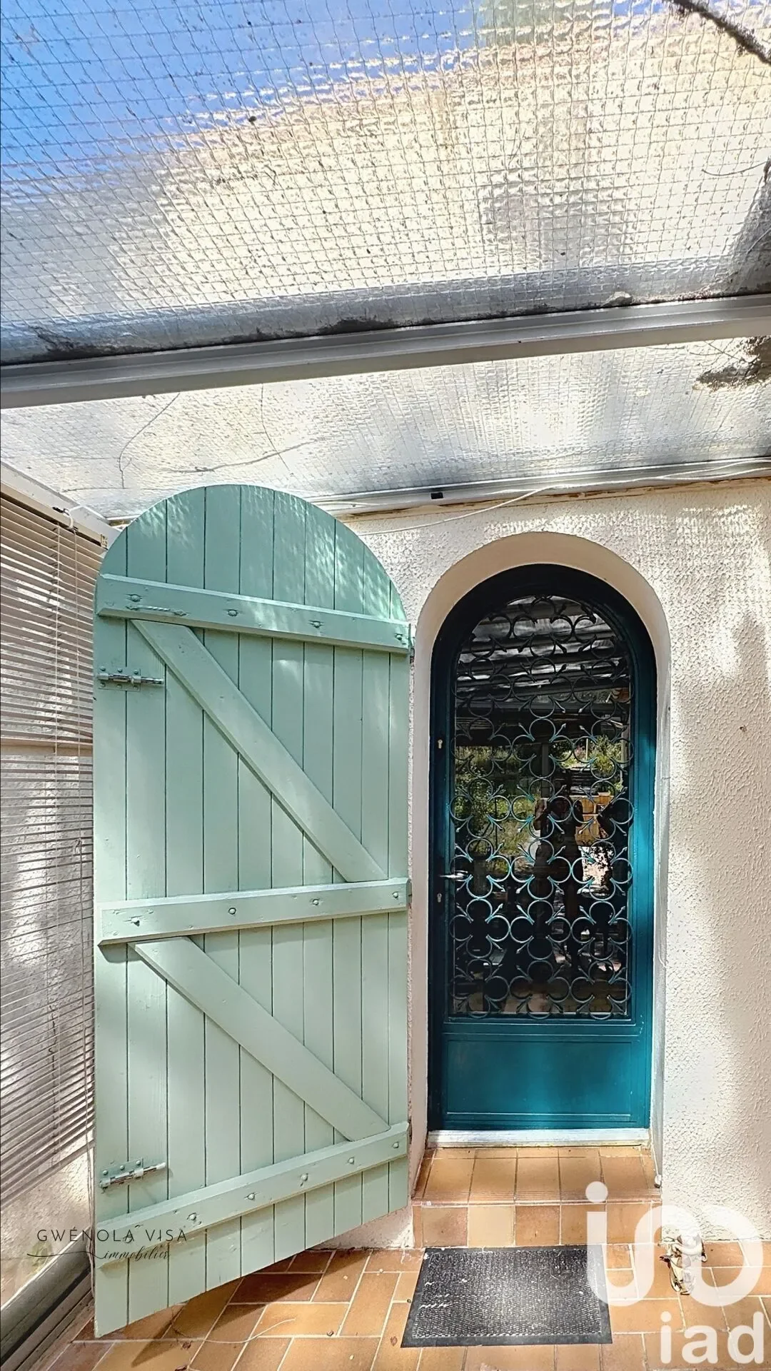 Exterior photo 7