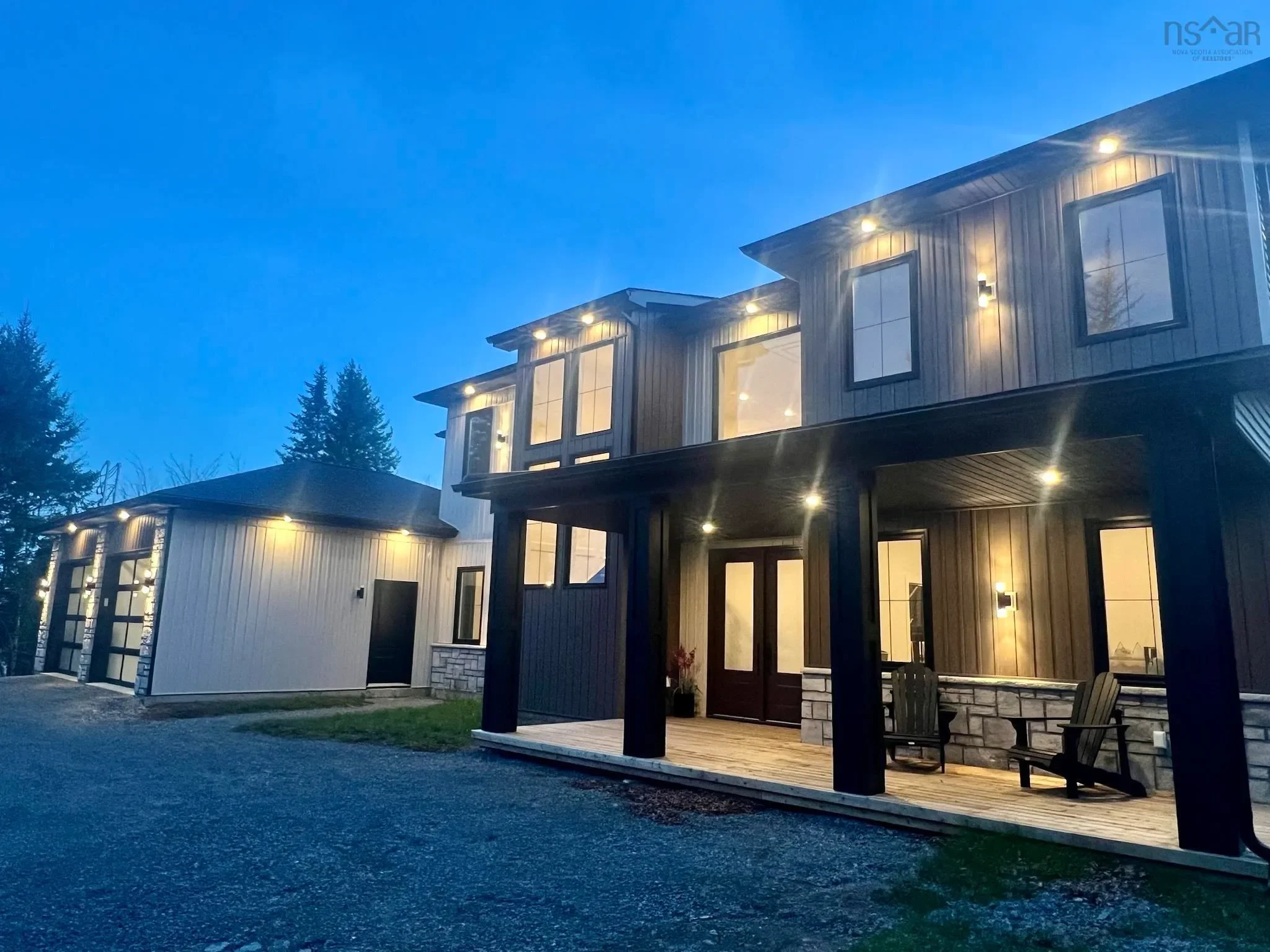 Exterior photo 1
