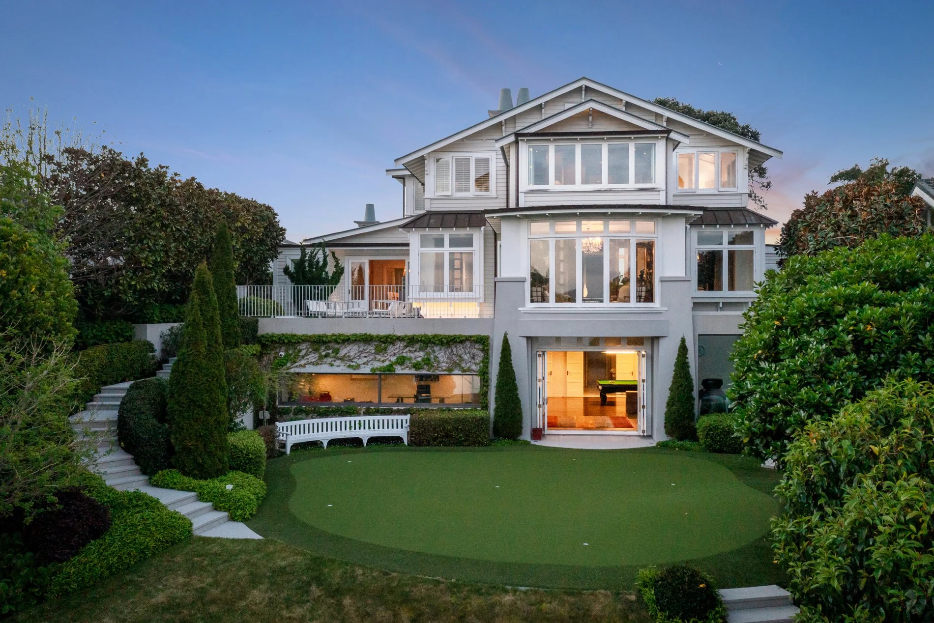 Exterior photo 9