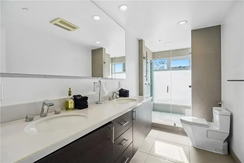 9716 Oak Pass Road, Beverly Hills, California, United States. - Photo 31