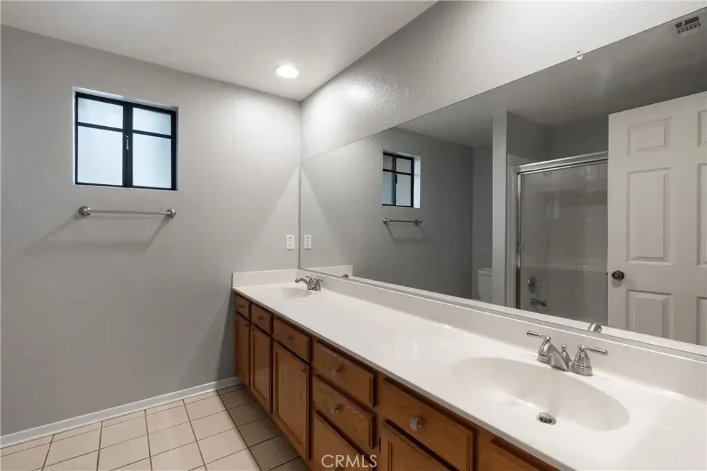 482 S Madison Avenue 1, Altadena, California, United States. - Photo 24