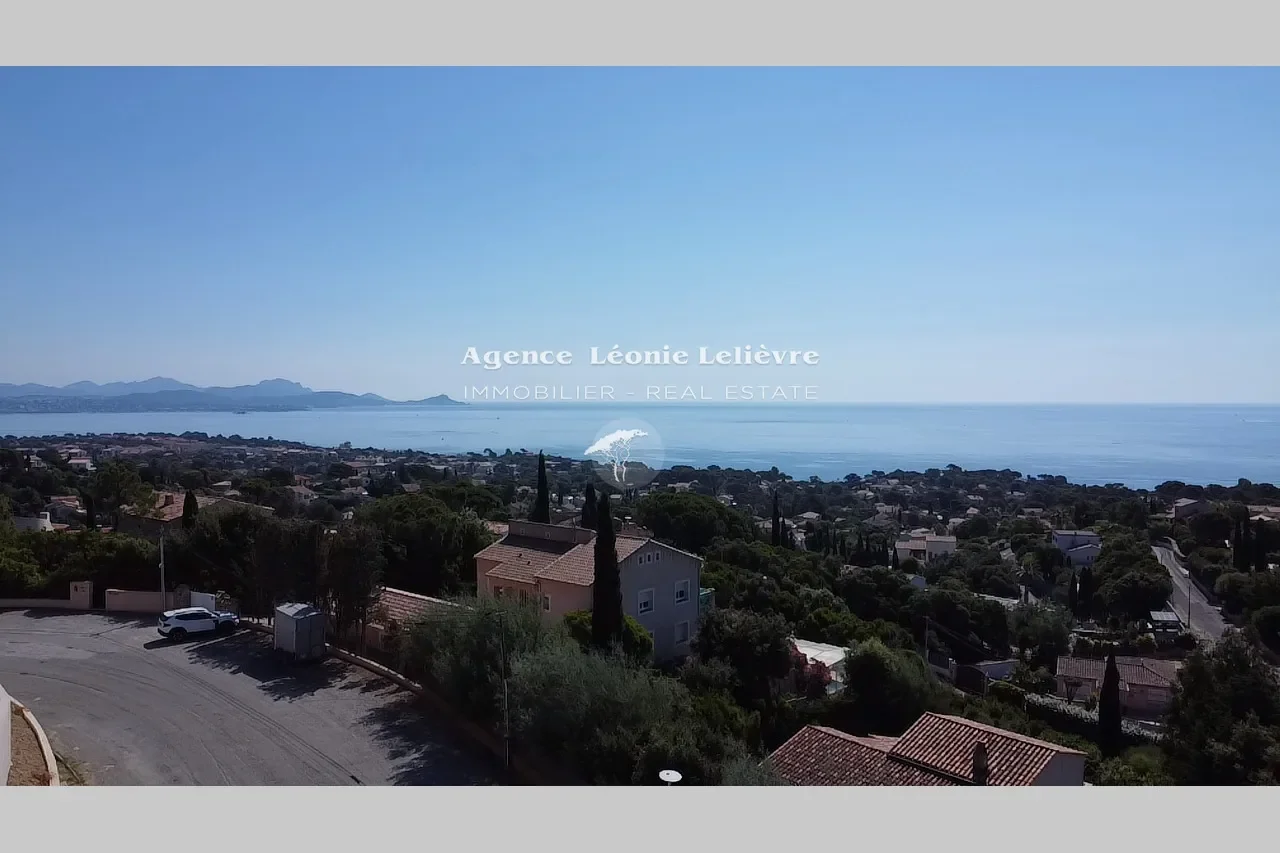 Roquebrune-sur-Argens, Provence-Alpes-Côte d'Azur, France. - Photo 4
