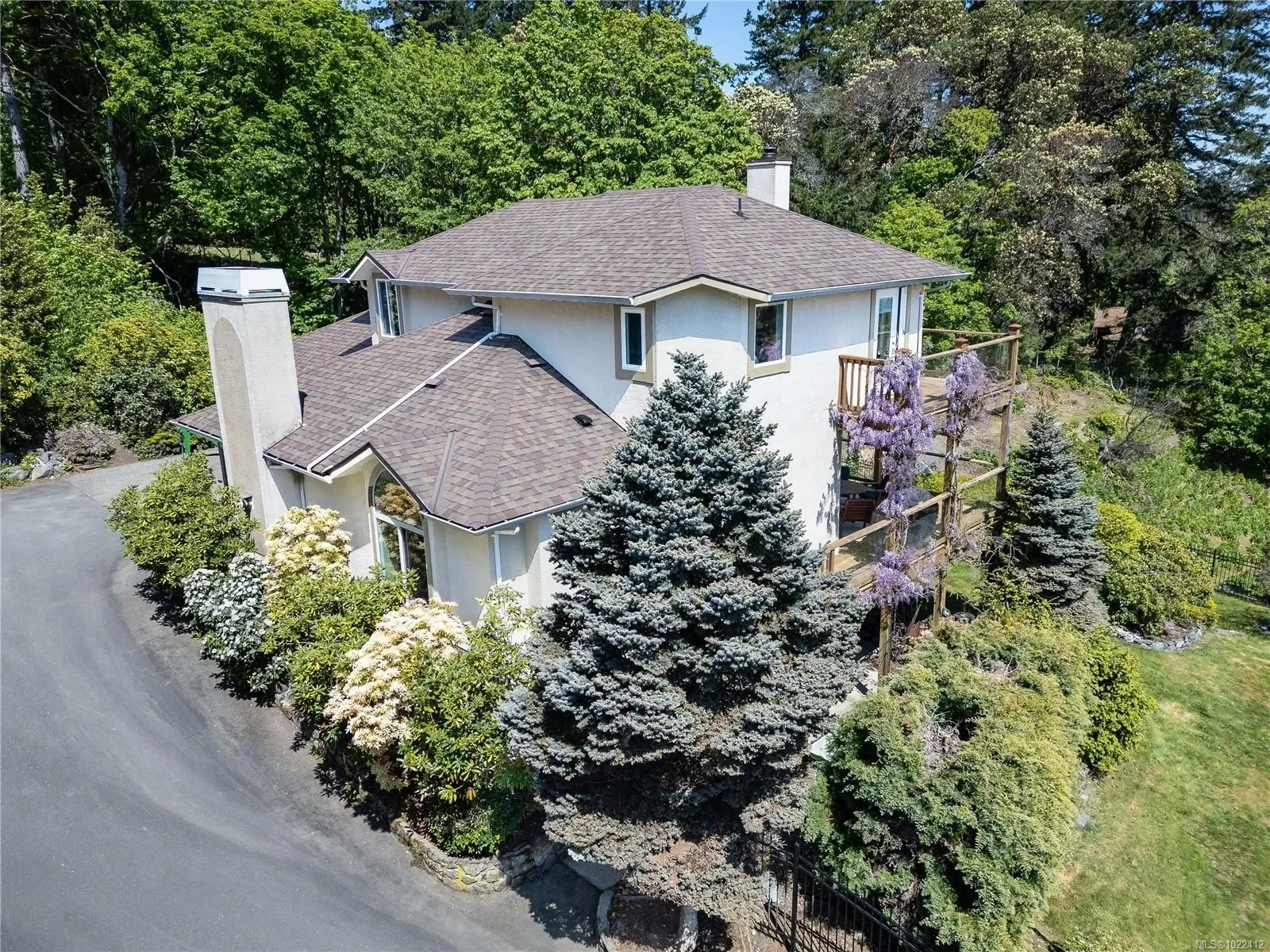 Exterior photo 2