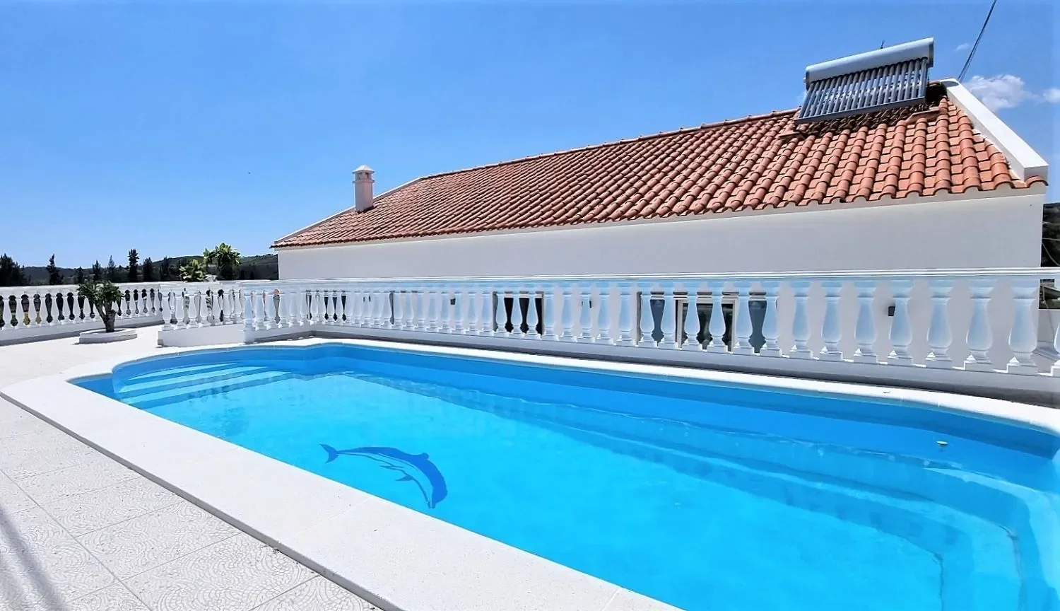 Exterior photo 3