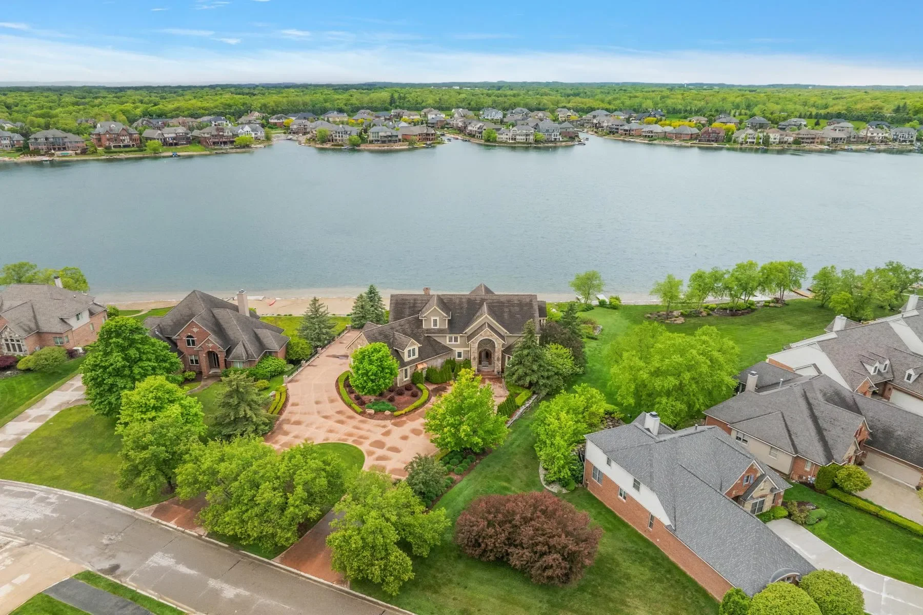 10611 Lighthouse Pointe, Green Oak Twp, MI 48178, South Lyon, Michigan, United States. - Hero Image