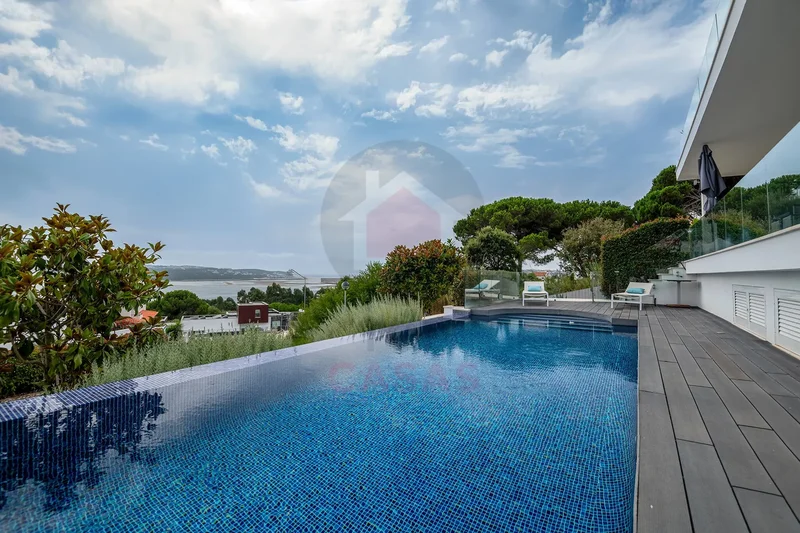 Your Dream Home Overlooking the Óbidos Lagoon, in the Heart of the Silver Coast