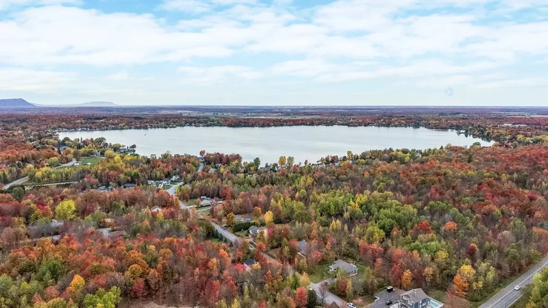 9 Av. des Légendes, Roxton Pond, Quebec, Canada. - Photo 50