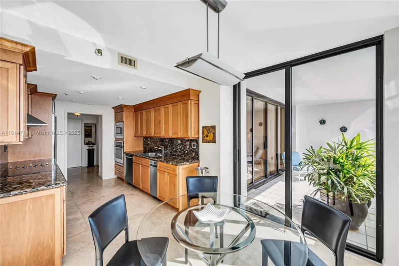 1581 Brickell Ave 1204, Miami, Florida, United States. - Photo 29