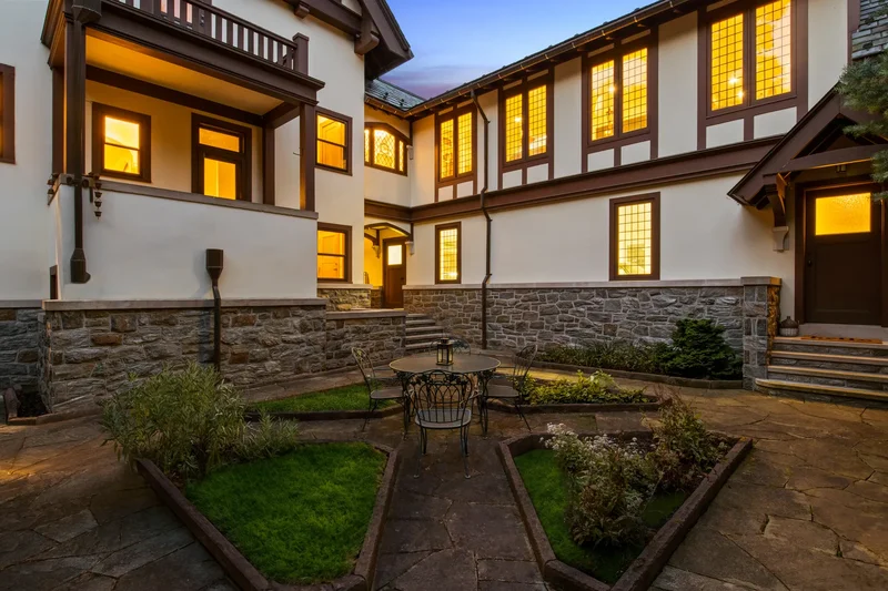 2615 East Avenue , Brighton, NY 14610, Brighton, New York, United States. - Photo 2