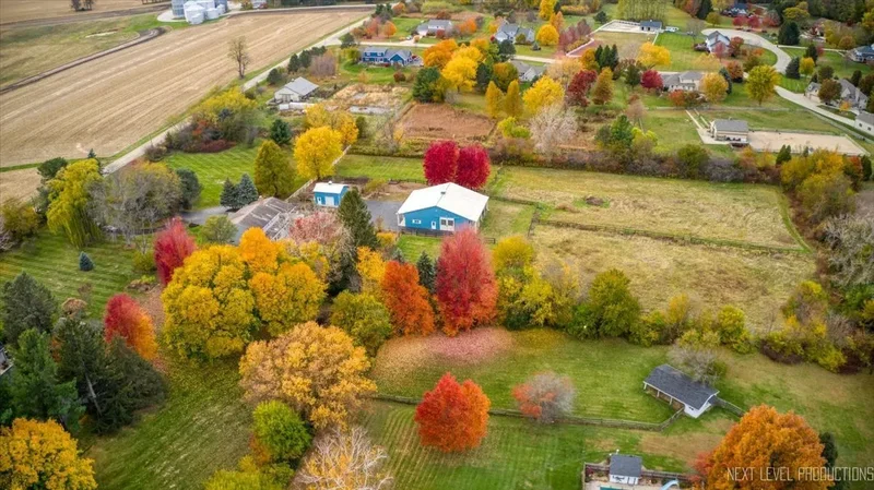42W420 Campton Hills Road, Kaneville, Illinois, United States. - Photo 58