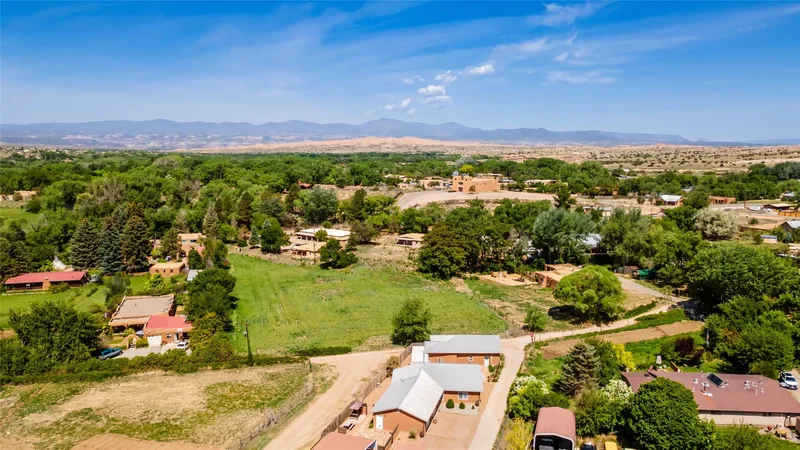 2 Short Road, Santa Fe, NM 87506, Santa Fe, New Mexico, United States. - Photo 59