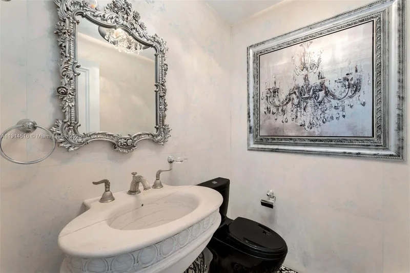 5025 Collins Ave PH-1, Miami Beach, Florida, United States. - Photo 9