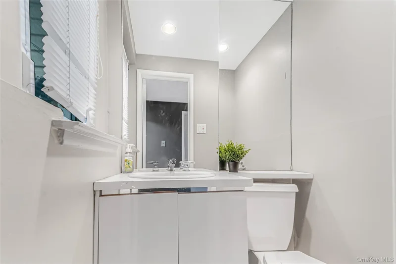 2 Deer Path Lane, Syosset, NY 11791, Syosset, New York, United States. - Photo 32