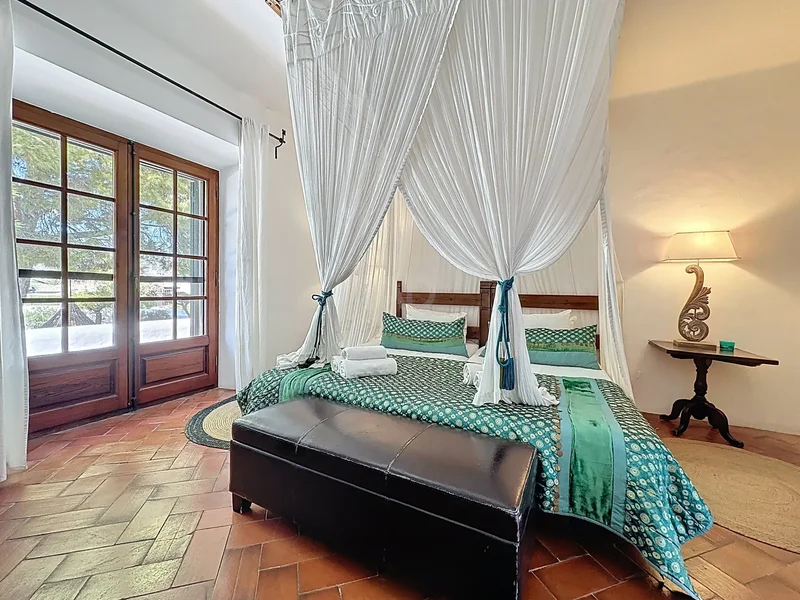 Casa señorial 11 dormitorios - 1031 m2