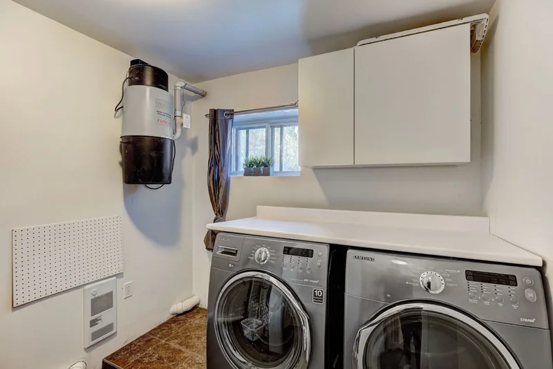 174 Av. Stirling, Montreal, Quebec, Canada. - Photo 30