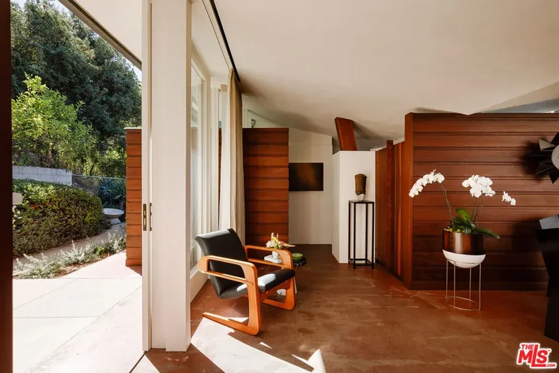 1430 Avon Terrace, Los Angeles, California, United States. - Photo 15