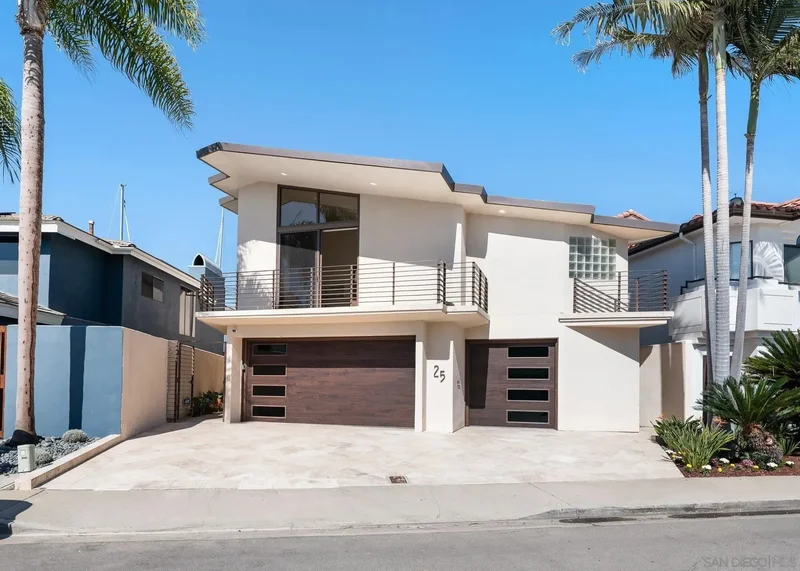 Single Family Residence in Coronado
