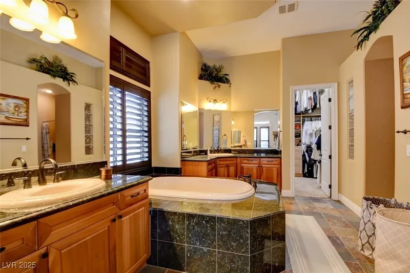 8465 Picket Ridge Court, Las Vegas, Nevada, United States. - Photo 20