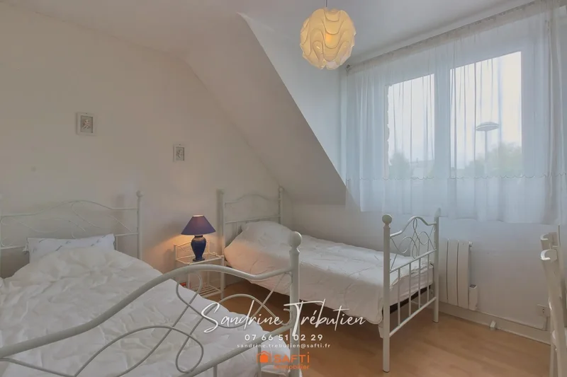 Propriété de 357 m² à Plouhinec avec vue Ria
