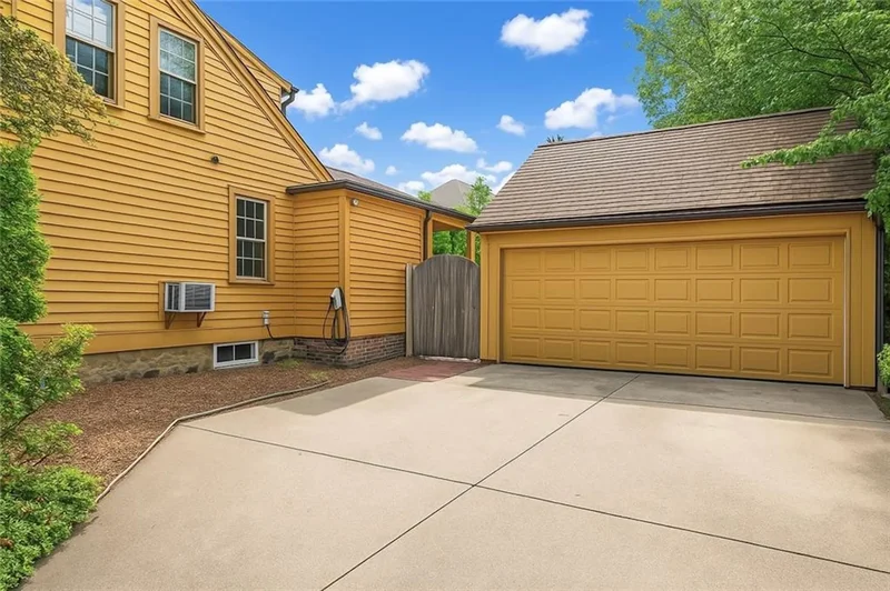 603 East Avenue , Pawtucket, RI 02860, Pawtucket, Rhode Island, United States. - Photo 41
