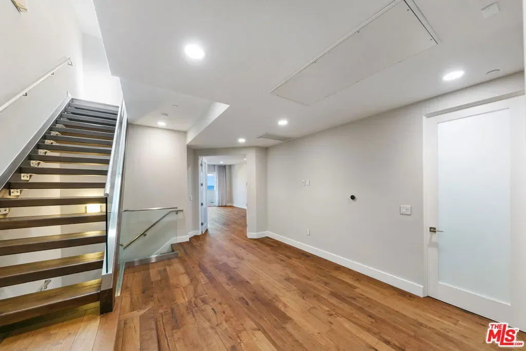 22065 Pacific Coast Highway 7, Malibu, California, United States. - Photo 45