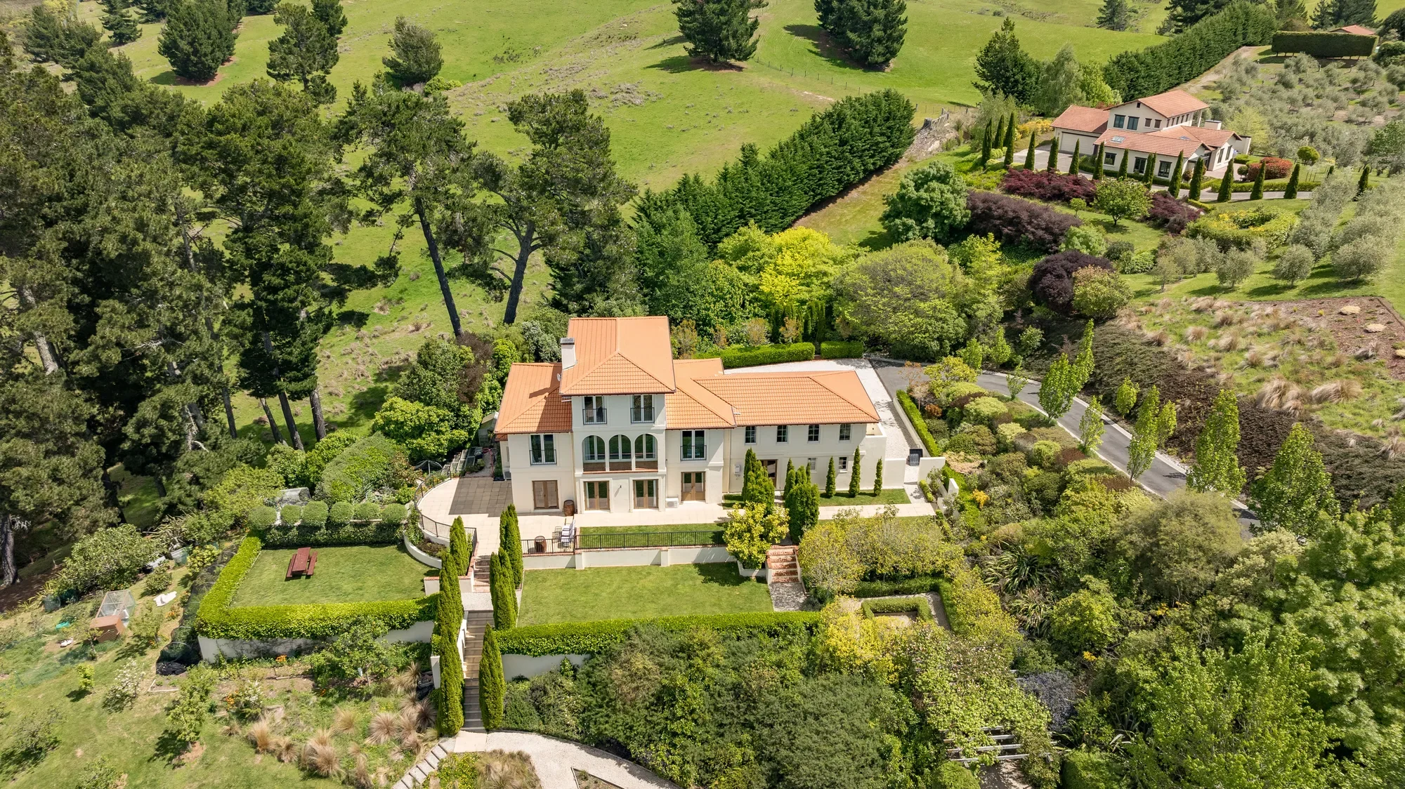 Exterior photo 9