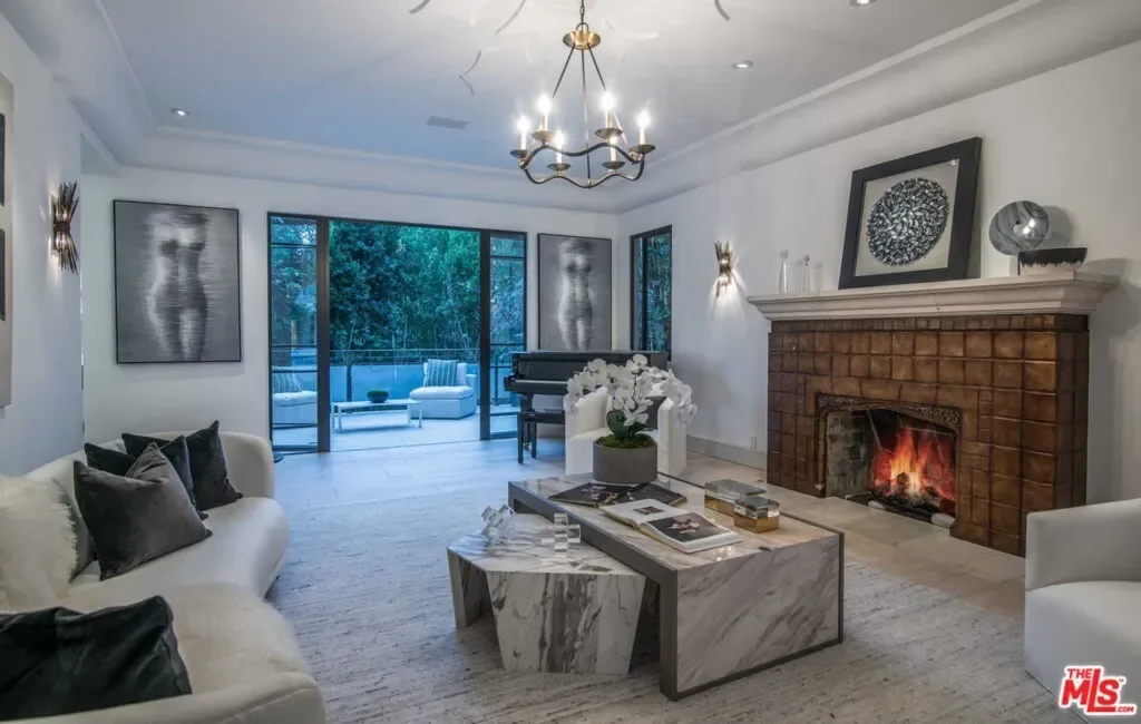 7801 Hillside Avenue, Los Angeles, California, United States. - Photo 7