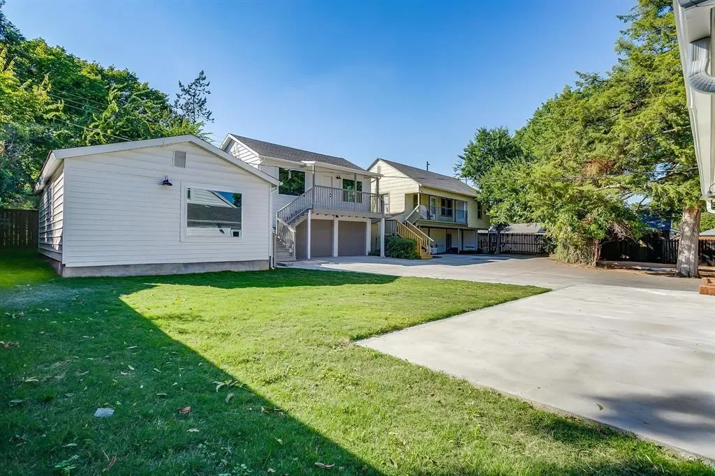 2560 Rogers Avenue, Fort Worth, Texas, United States. - Photo 34