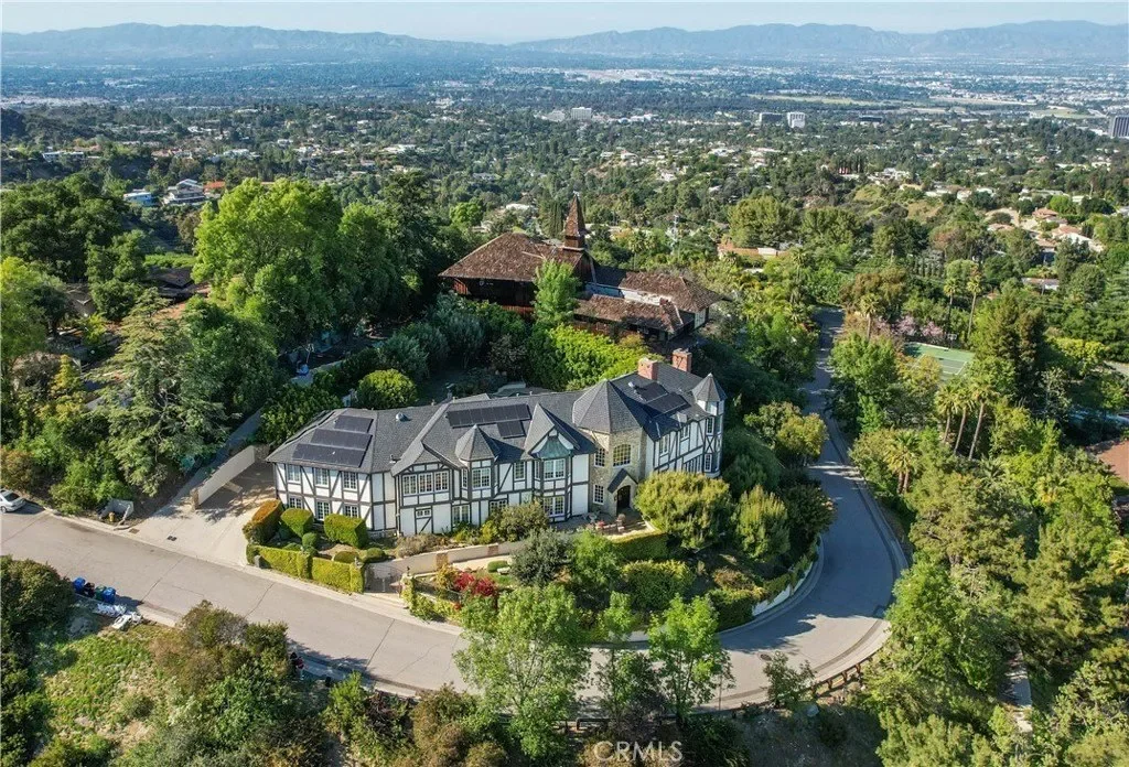 3155 Stone Oak Drive, Los Angeles, CA, 90049, USA, Los Angeles, California, United States. - Photo 31