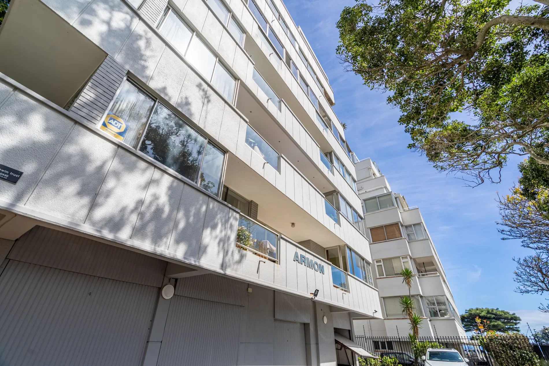 Exterior photo 11