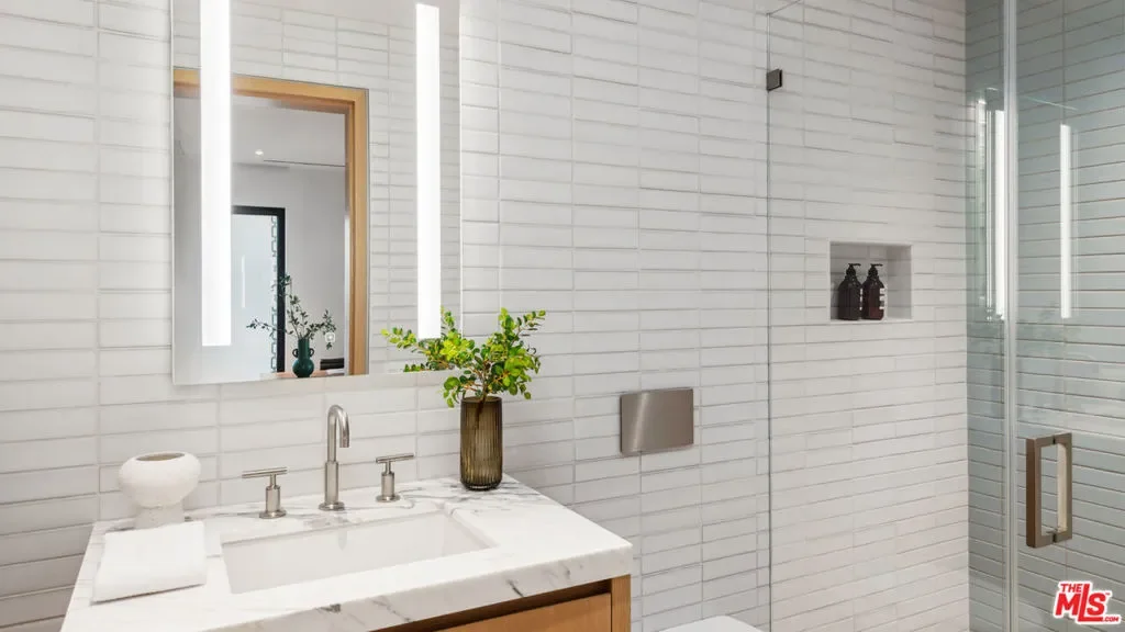 31388 Broad Beach Road, Malibu, California, United States. - Photo 14