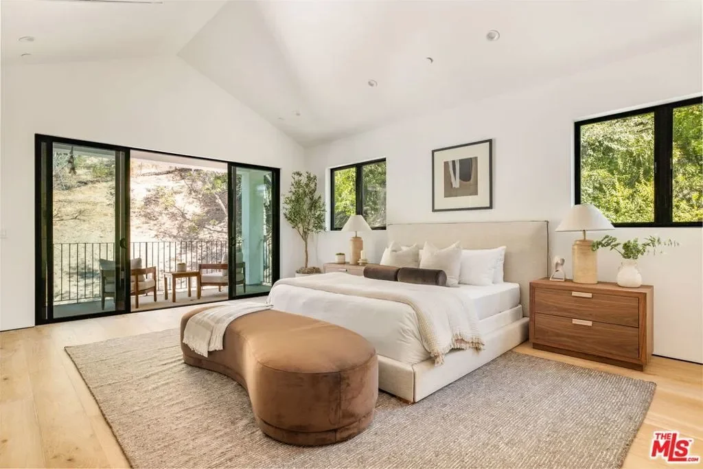 16815 Shileno Place, Los Angeles, California, United States. - Photo 31