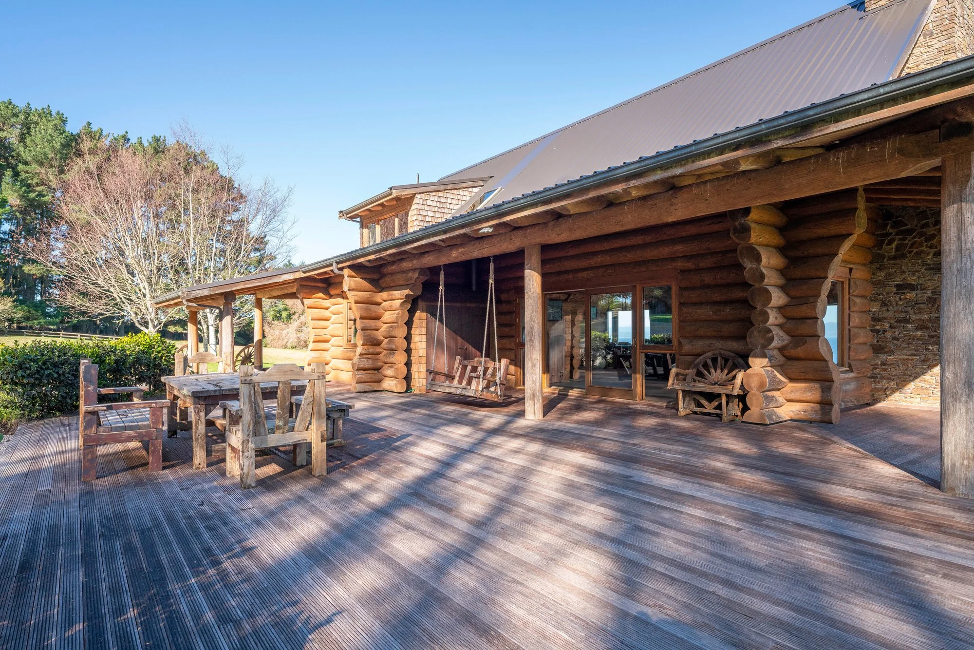 Exterior photo 6
