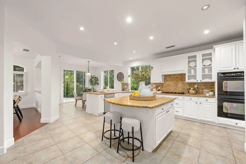 8085 Chestnut Court, Granite Bay, CA 95746, Granite Bay, California, United States. - Photo 27