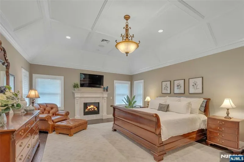 35 Hampshire Hill Rd, Upper Saddle River, NJ 07458, Saddle River, New Jersey, United States. - Photo 32